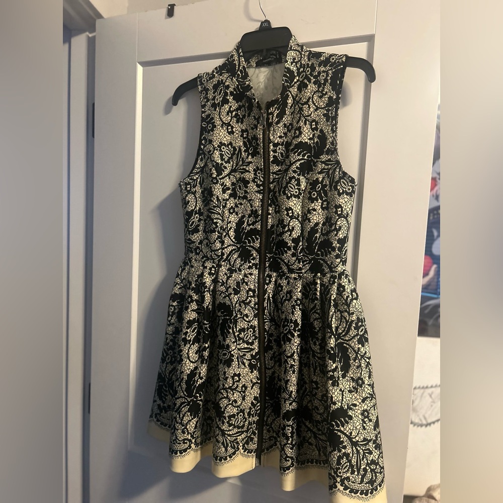 Woman’s Forever 21 Black and White Floral Dress